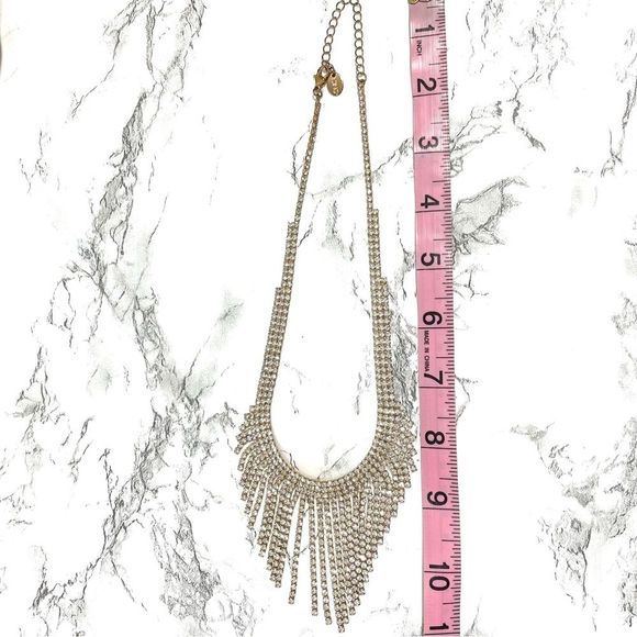 Vintage - V Shaped Rhinestone Crystal Streamer Curtain Necklace - Picture 6 of 8